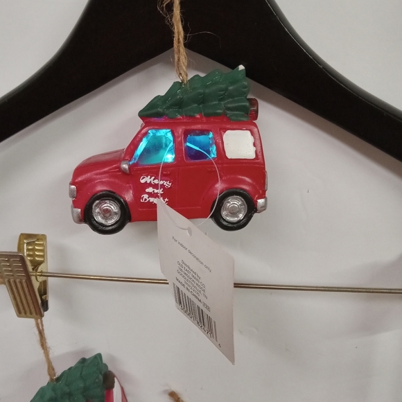 5 Red Vans Christmas Ornaments w/Tree Lights up Ceramic Old East Main NEW - Picture 2 of 11